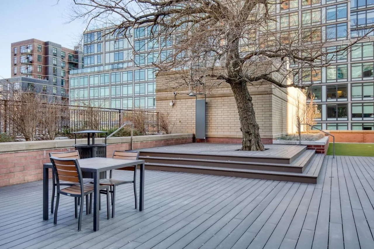 Lic 2Br W Wd Elevator Doorman Nr E River Nyc-766 New York Apartment