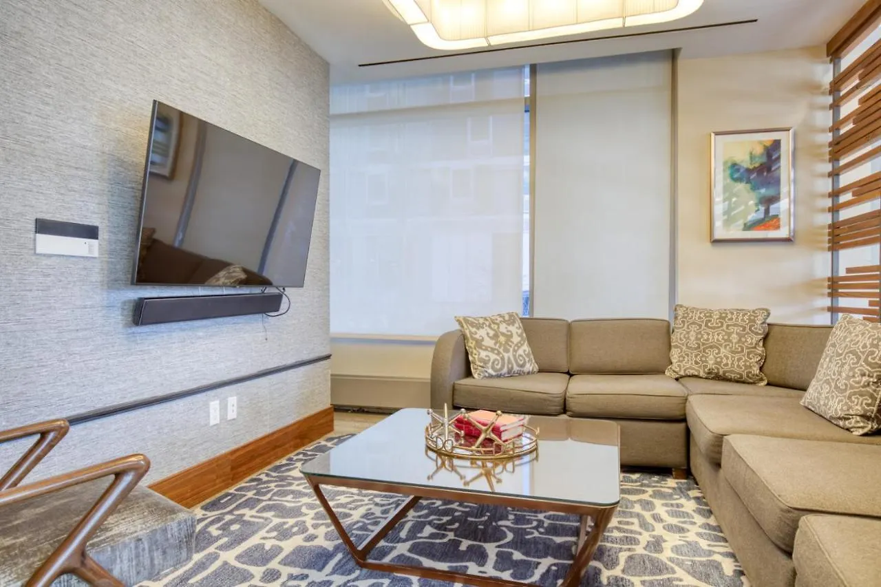 Lic 2Br W Wd Elevator Doorman Nr E River Nyc-766 New York Lägenhet