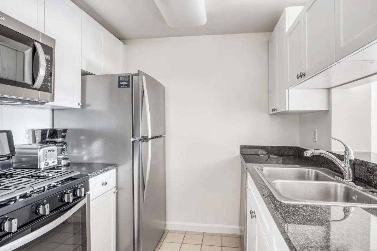 Lic 2Br W Wd Elevator Doorman Nr E River Nyc-766 New York USA