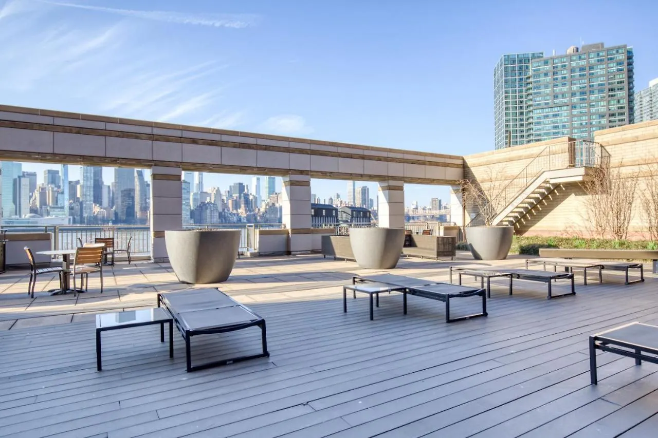 Lic 2Br W Wd Elevator Doorman Nr E River Nyc-766 New York Lägenhet