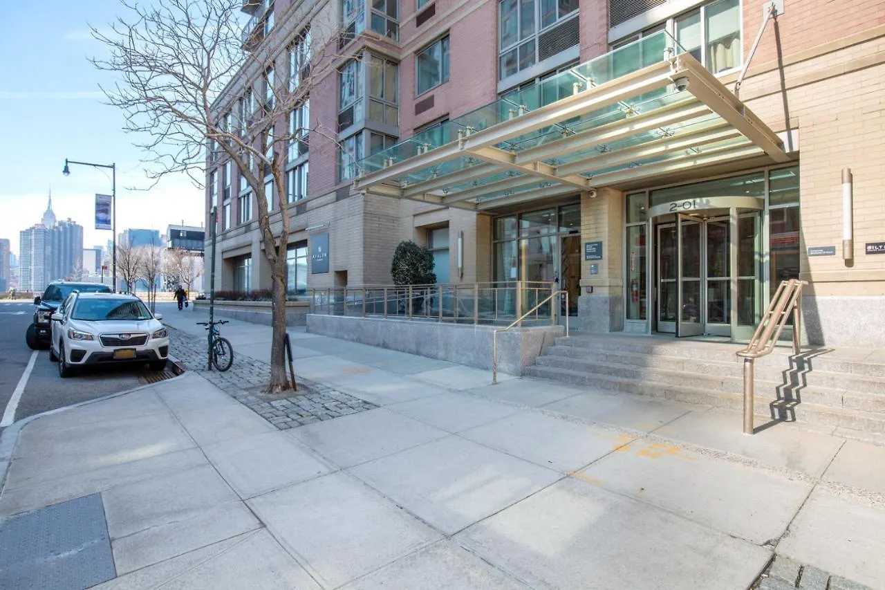 Lic 2Br W Wd Elevator Doorman Nr E River Nyc-766 New York